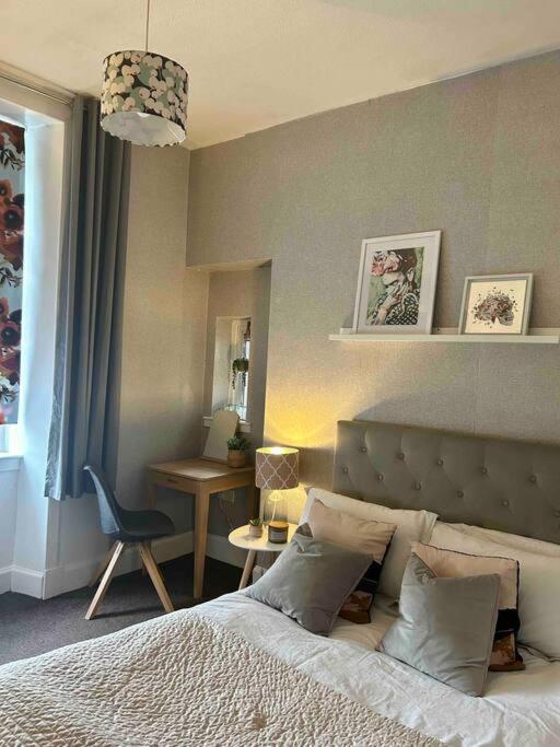 Large 2 Bedroom, Ground Floor Flat, Close To City Эдинбург Экстерьер фото